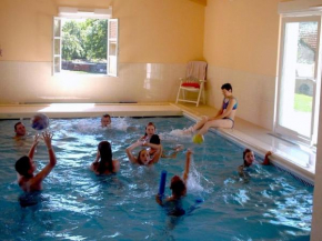 Maison avec Piscine Privée Chauffée, Cheminée et Activités à Goncourt - FR-1-611-106